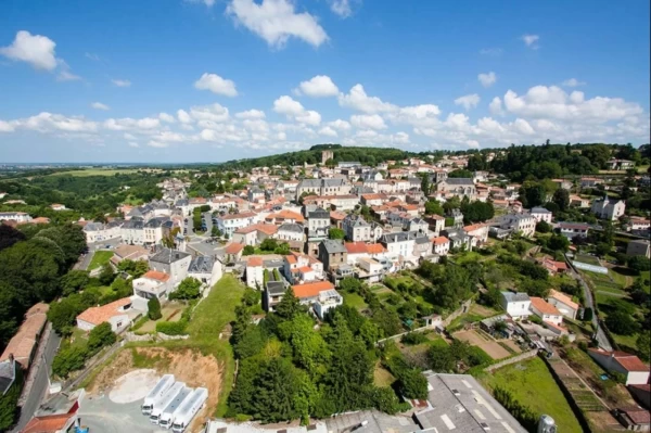 POUZAUGES