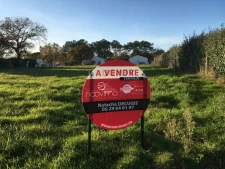 Grand terrain à bâtir à seulement 10mn des plages!