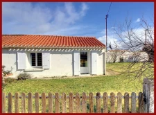  Petite maison idéalement située à moins d'1km de la plage