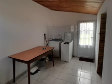  Petite maison idéalement située à moins d'1km de la plage