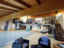  Maison de 366m2 avec une piscine interieure a 2 pas du cent