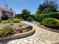 MAISON 3 CHAMBRES 1 BUREAU PISCINE