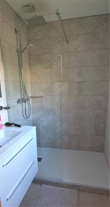 MAISON PLAIN PIED 5 CHAMBRES AVEC PISCINE COUVERTE