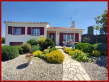 MAISON 3 CHAMBRES 1 BUREAU PISCINE