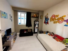  Maison de 366m2 avec une piscine interieure a 2 pas du cent