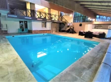  Maison de 366m2 avec une piscine interieure a 2 pas du cent