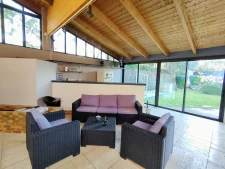  Maison de 366m2 avec une piscine interieure a 2 pas du cent