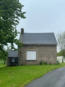 Maison rénovée à la campagne en pierres apparentes 