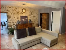 Maison rénovée à la campagne en pierres apparentes 