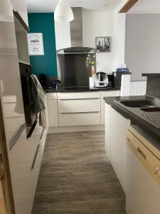 Maison rénovée à la campagne en pierres apparentes 