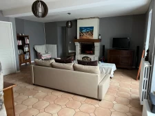 Maison rénovée à la campagne en pierres apparentes 