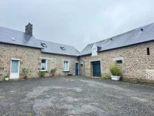 Maison rénovée à la campagne en pierres apparentes 