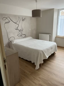 Maison rénovée à la campagne en pierres apparentes 