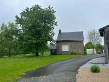 Maison rénovée à la campagne en pierres apparentes 