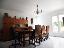 MAISON 140 m2 sur terrain 2 300 m2