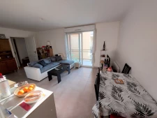  T2 avec balcon, cave et stationnement