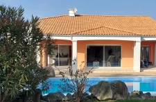 Propriété avec piscine 