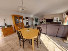 Propriété avec piscine 