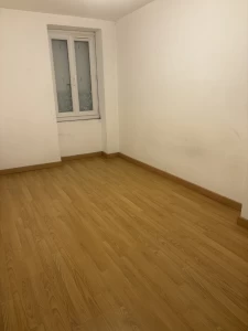 Maison de bourg 2 chambres 90m2 + courette et dependance