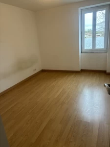 Maison de bourg 2 chambres 90m2 + courette et dependance