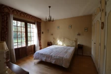 propriété de 180m2 habitable 6 chambres 6ha4 bois et prairie