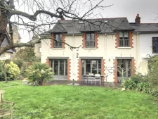 Belle maison années 30 avec piscine, sud gare.