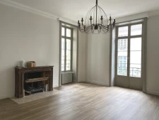  Appartement rénové 85,5m2 Hoche