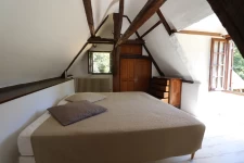 Belle longère sur une propriété de 2.7 ha boisés. 