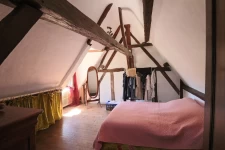 Belle longère sur une propriété de 2.7 ha boisés. 