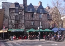  NOUVEAUTE UNIQUE CENTRE BOURG QUARTIER VIEUX RENNES   STUDI