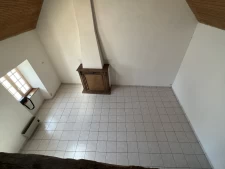 IMMEUBLE EN PIERRE AU CENTRE DE PLÉMET