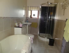 Belle longère 3 chambres sur terrain de 1500 m2.