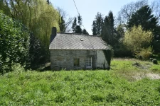  Petite maison en pierre à rénover
