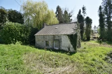  Petite maison en pierre à rénover