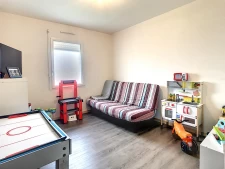 Maison non mitoyenne, 4 chambres, jardin 