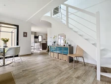 Contemporaine lumineuse, belles prestations