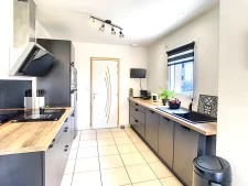 Maison non mitoyenne, 4 chambres, jardin 