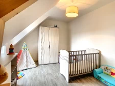 Maison non mitoyenne, 4 chambres, jardin 