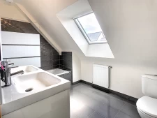 Maison non mitoyenne, 4 chambres, jardin 