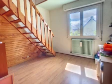 Maison 4 chambres non mitoyenne, sous-sol complet