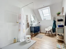 Contemporaine lumineuse, belles prestations