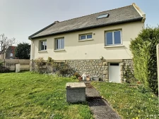 Maison 4 chambres non mitoyenne, sous-sol complet