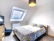 Maison non mitoyenne, 4 chambres, jardin 