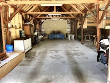 Fermette à Changé 4 000m2 avec grande dépendance