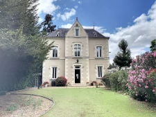  Maison de maître bord du Loir 