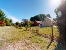 Fermette à Changé 4 000m2 avec grande dépendance