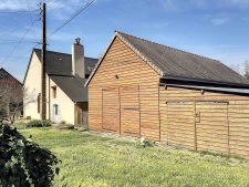 Fermette à Changé 4 000m2 avec grande dépendance