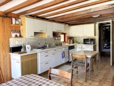 Fermette à Changé 4 000m2 avec grande dépendance