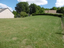 À Briosne-Lès-Sables (72), terrain à acheter avec Anita JOUB