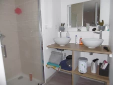 maison de bourg 3 à 4 ch avec cour sortie indépendante